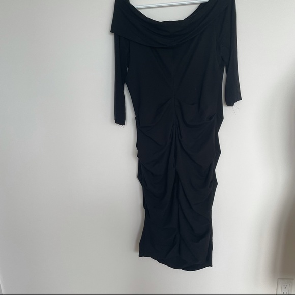 Le Chateau XXL off shoulder ruched dress - black - Picture 7 of 8